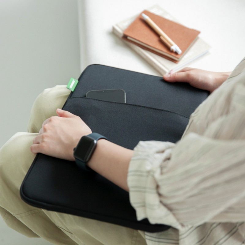 LAPTOP POUCH